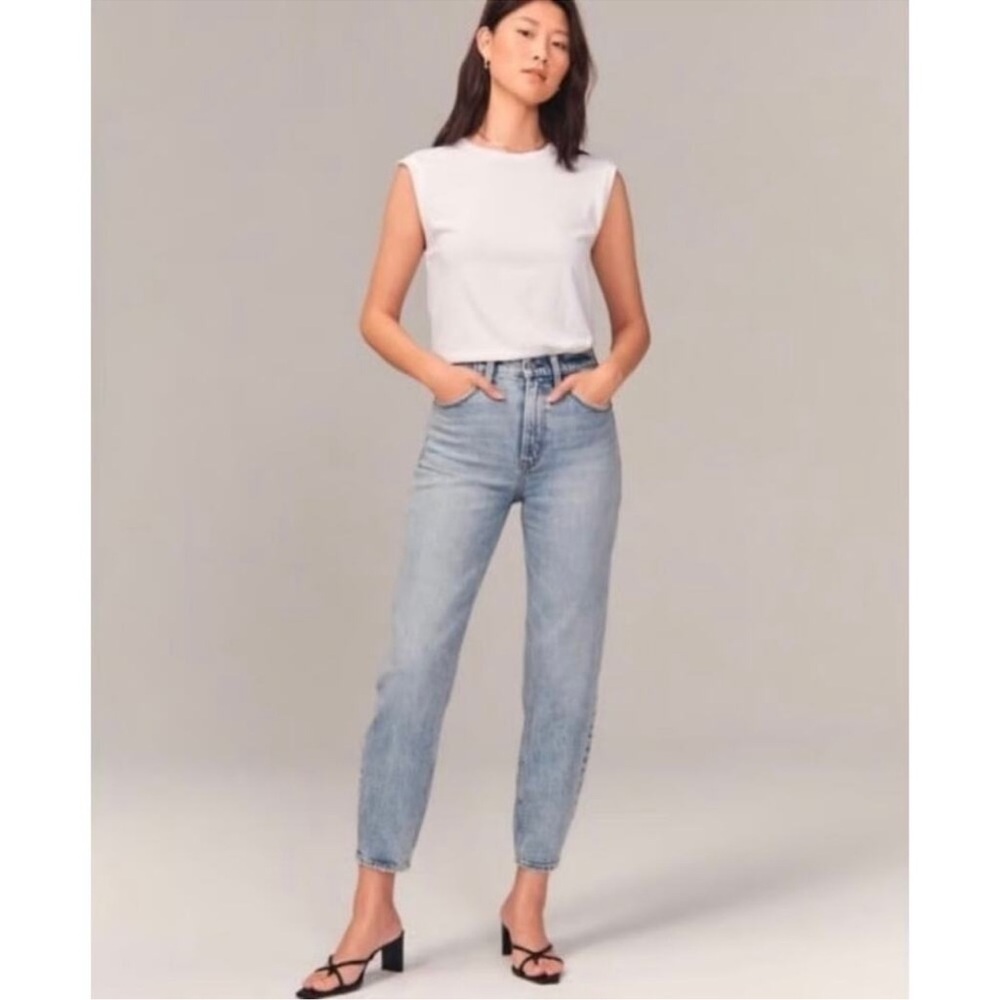 A&F The '80s Mom High Rise Jeans light wash denim distressed vintage inspired